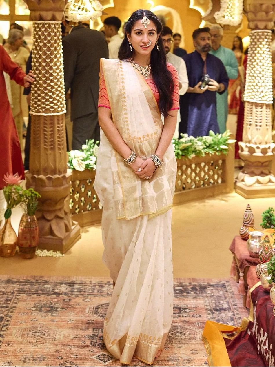 Radhika Merchant recreated her mother Shaila Merchant's bridal look at her Grah Shanti Puja.