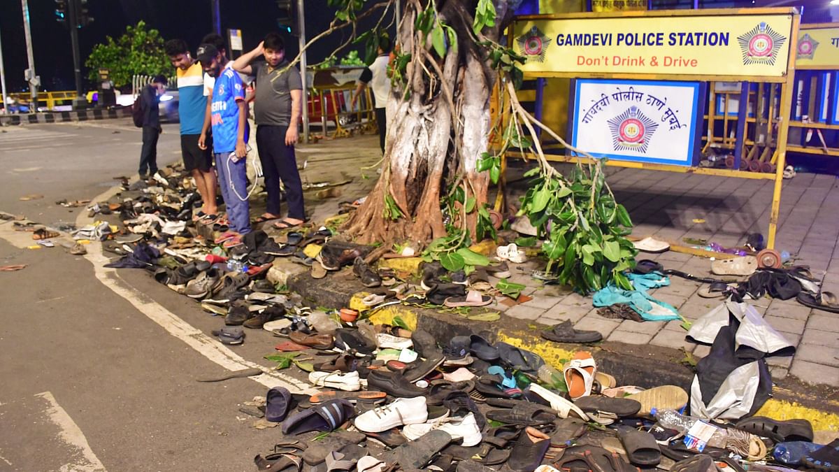 Of the total trash, shoes and chappals were collected in as many as five jeeps, it said, adding that two dumpers were also used to lift the garbage from the spot.