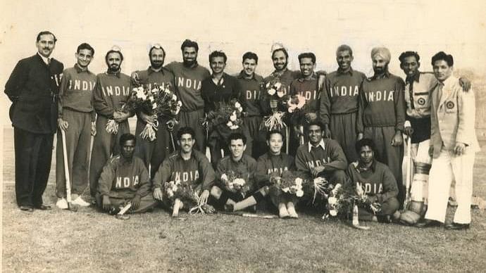 Led by Kunwar Digvijai Singh, the Indian hockey team secured their fifth Gold at the 1952 Helsinki Olympics. Balbir Singh Sr. lived up to the expectations by putting up an amazing performance in the final.