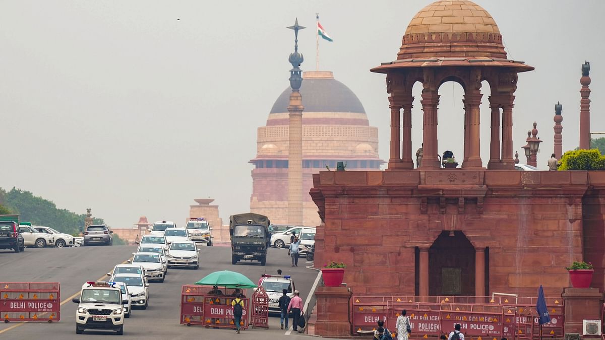 The convoy of Union Finance Minister Nirmala Sitharaman and other officials leave the Rashtrapati Bhavan for Parliament.