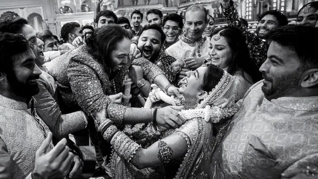 A cherished picture of Anant Ambani and Radhika Merchant from their 'varmala' ceremony.