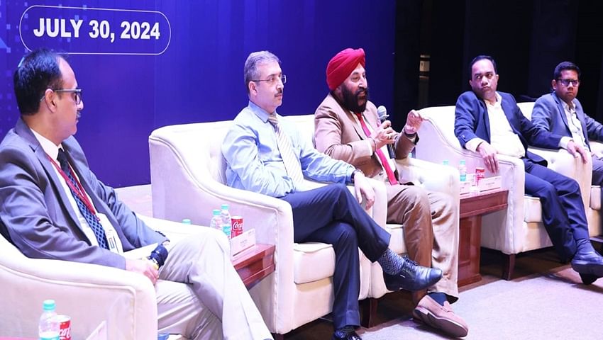 Industry experts along with Chandigarh University Pro Vice Chancellor (Administration) Prof (Dr) Devinder Singh, faculty and students posing for a group photograph during the  Global Finance Conclave on "India's Financial Renaissance: Shaping the Future with Innovation and Excellence” organised by Chandigarh University’s Global School of Finance and Accounting on Tuesday (30 July).