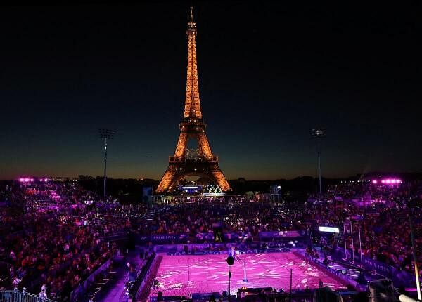 Paris 2024 Olympics - Beach Volleyball - Men's Gold Medal Match - Sweden vs Germany (Ahman/Hellvig vs Ehlers/Wickler) - Eiffel Tower Stadium, Paris, France - August 10, 2024. The pitch before the match, in front of the Eiffel Tower. 