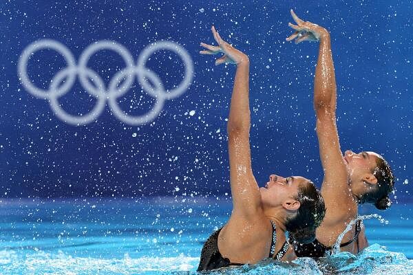 Paris 2024 Olympics - Artistic Swimming - Duet Free Routine - Aquatics Centre, Saint-Denis, France - August 10, 2024. Nadine Barsoum of Egypt and Hana Hiekal of Egypt perform.