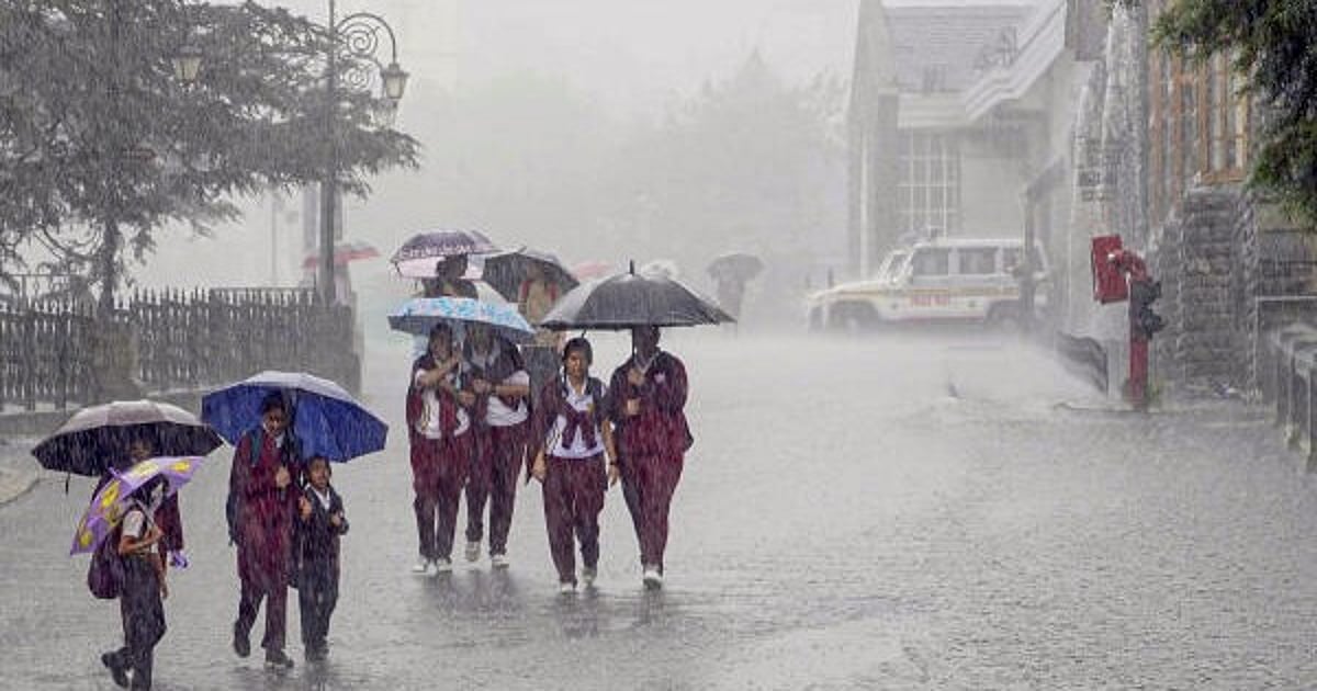 Rain leaves over 60 roads blocked in Himachal Pradesh