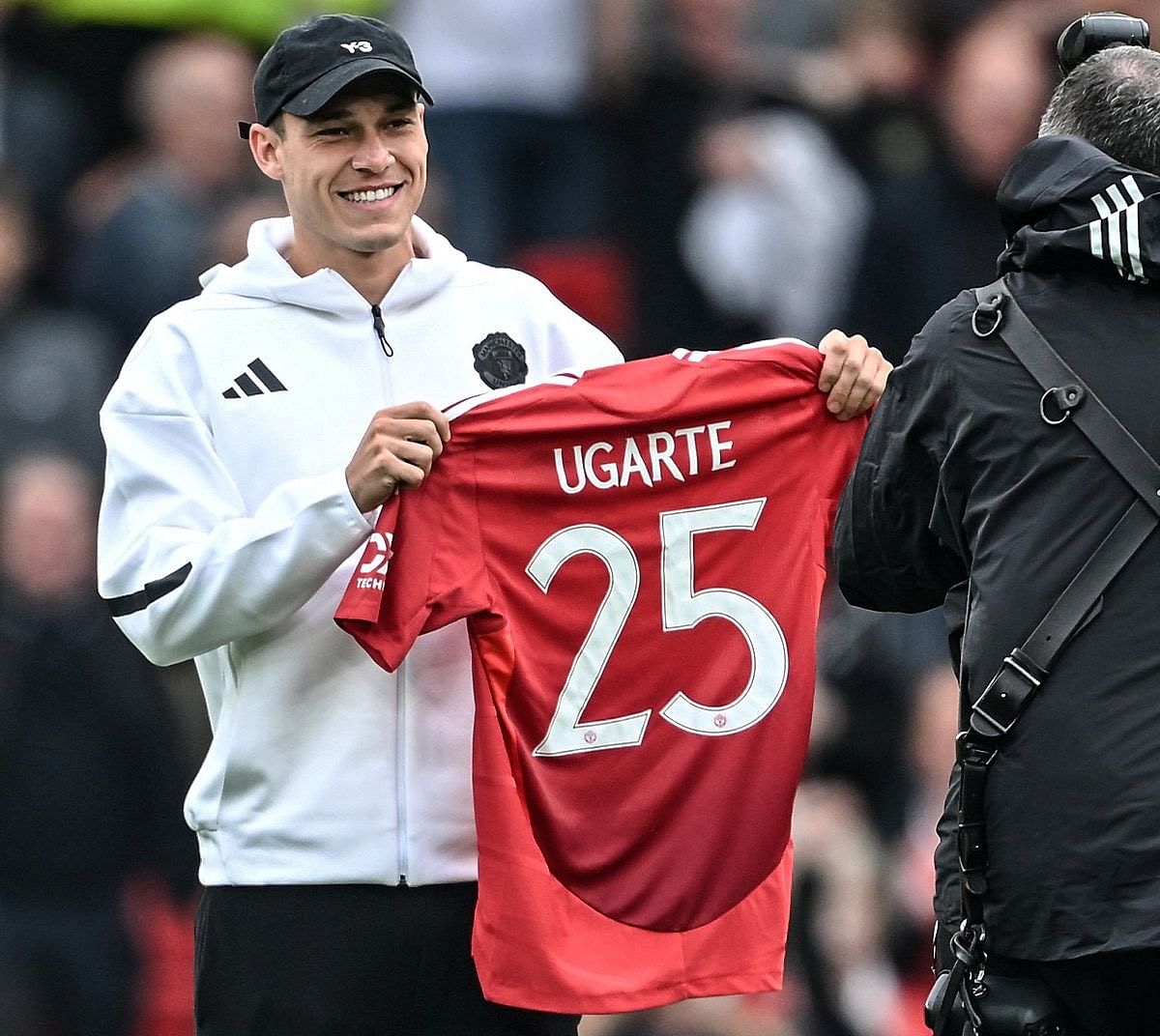 Manuel Ugarte being unveiled at Old Trafford. 