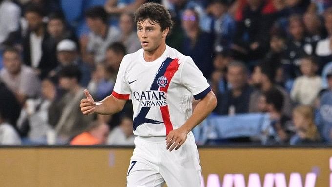 Joao Neves playing for PSG.