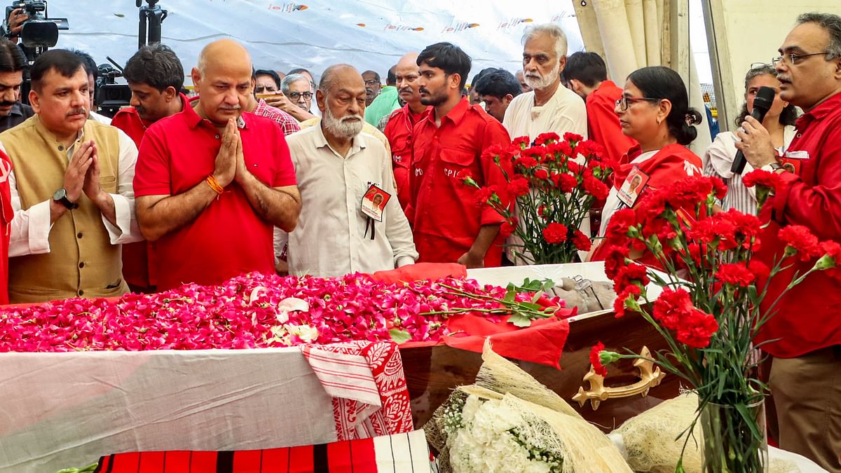 AAP leaders Sanjay Singh and Manish Sisodia pay their last respects to deceased CPI(M) leader Sitaram Yechury, at CPI(M) headquarters, in New Delhi.