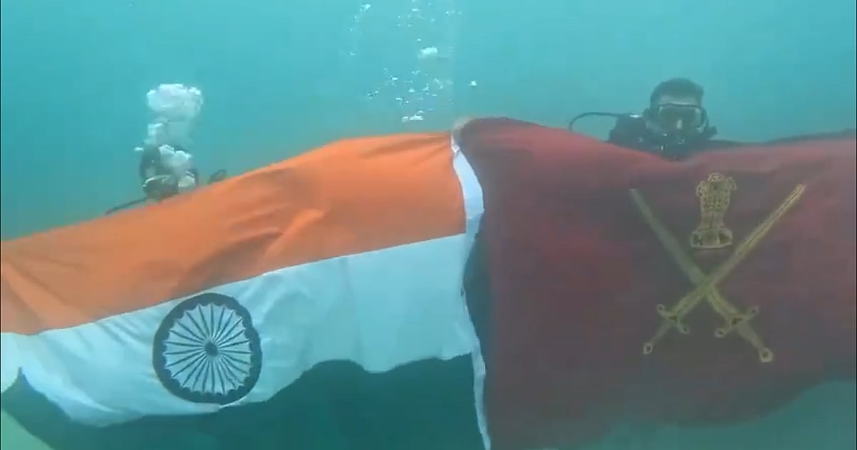 Watch: Army hoists Tricolour underwater after first-ever expedition from ...