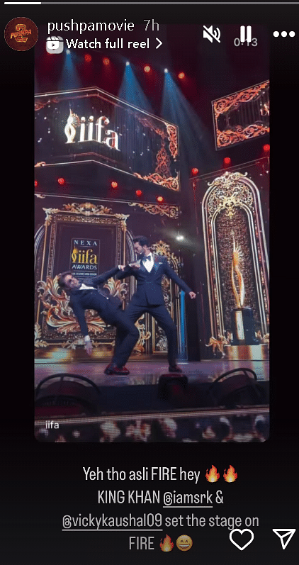 SRK and Vicky Kaushal perfoming  