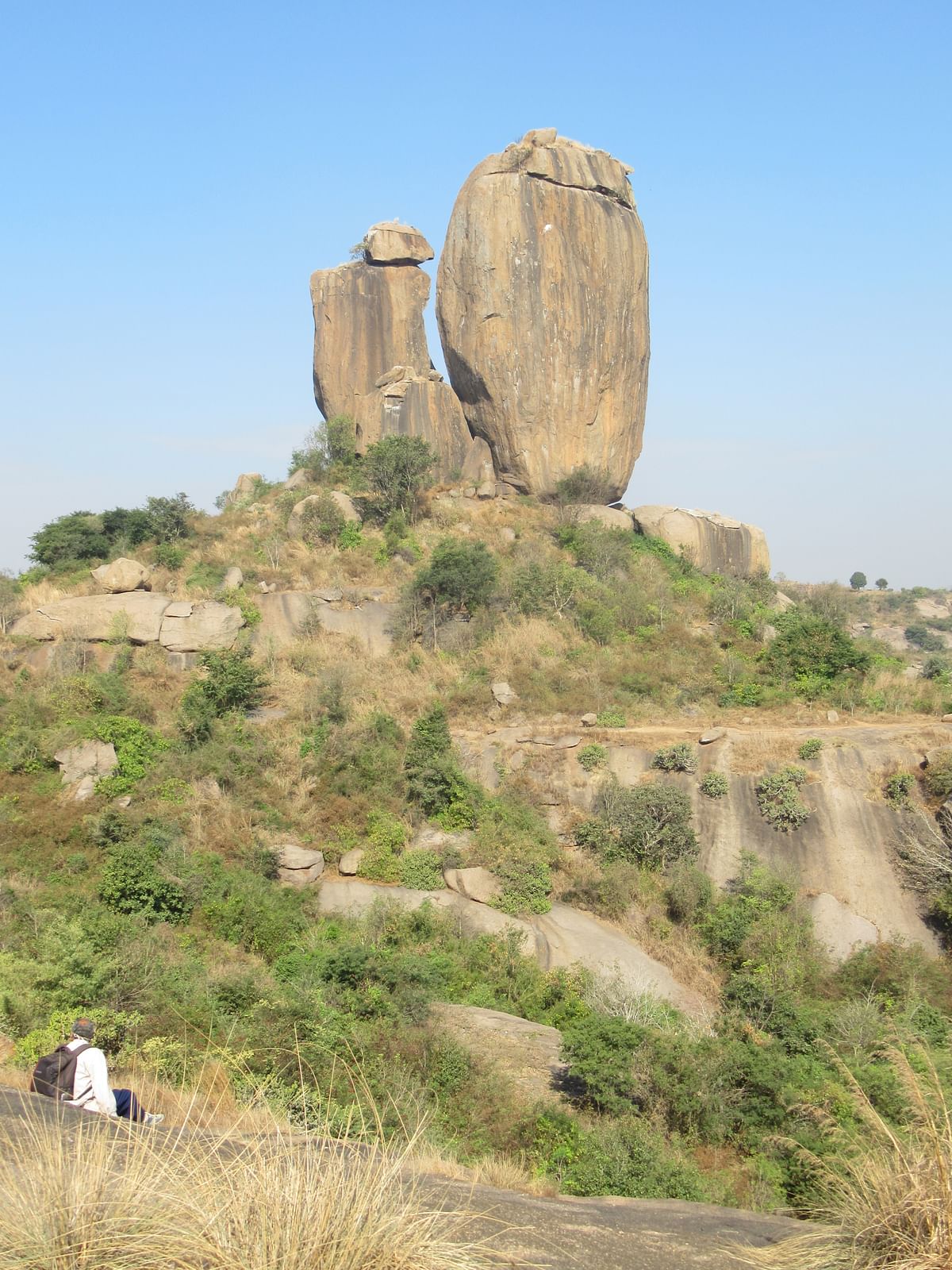 The towering twin rocks of Kutagal; (top) the Somadeva temple. 