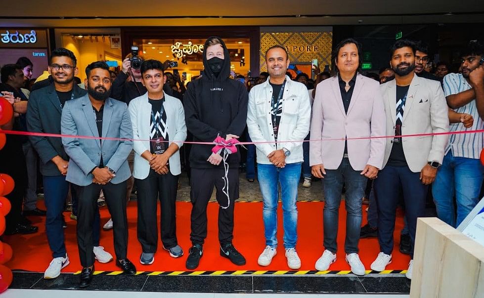 Asus' 300th store was inaugurated by the ASUS Republic Of Gamers’ global brand ambassador, Alan Walker who is currently touring in India.