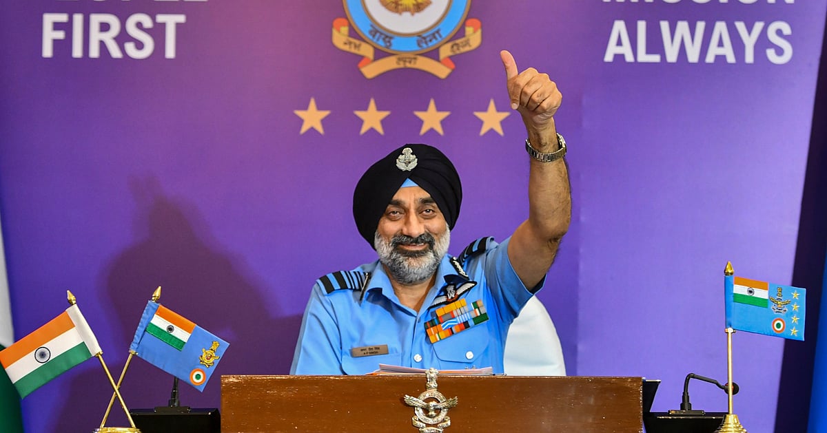 India Trails China in Aircraft Production