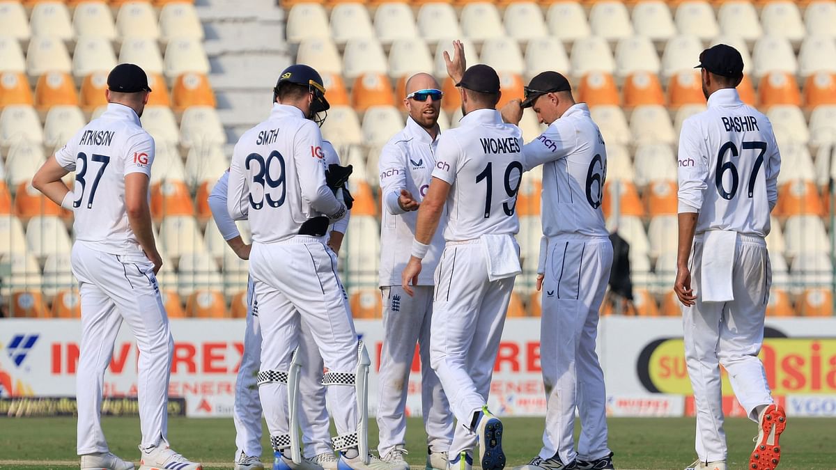 Pakistan 556 all out against England in the opening Test match