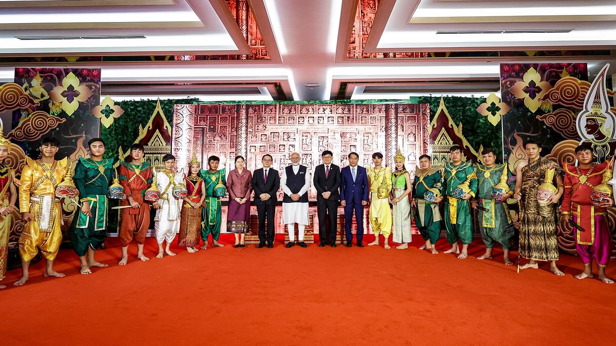 PM Modi gifts Indian handicrafts to leaders from Laos, Thailand, New Zealand and Japan