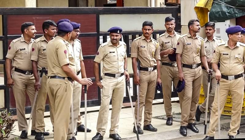 One cop was guarding Baba Siddique when he was shot at, say Mumbai Police