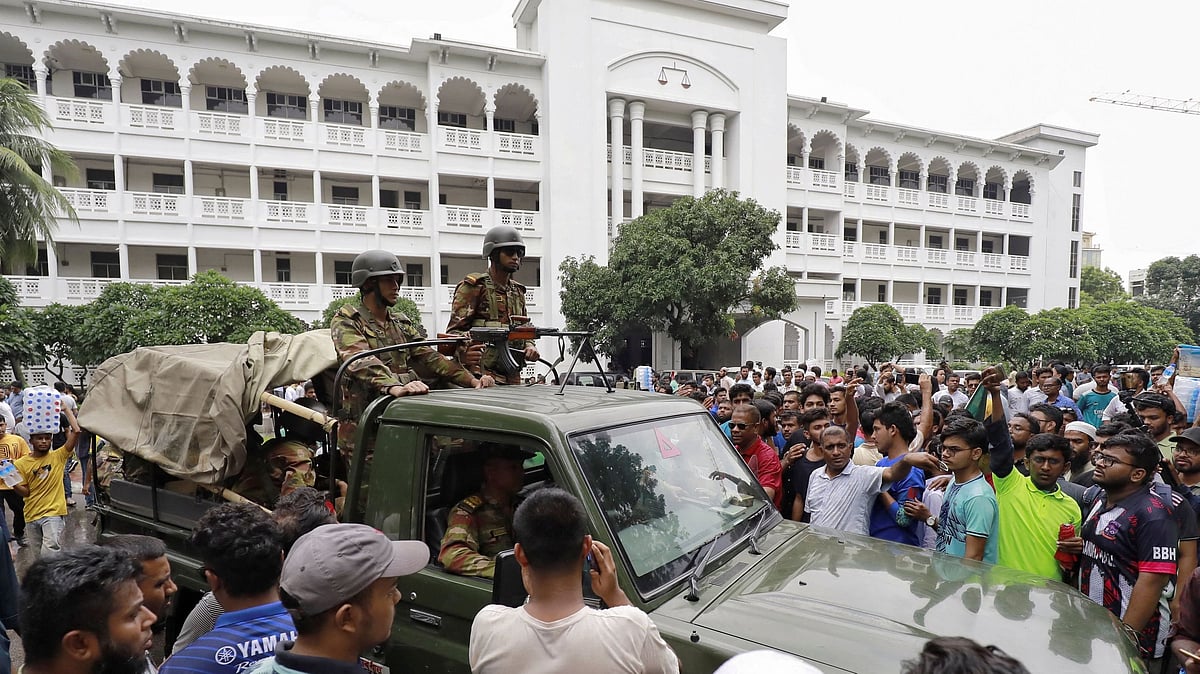 Bangladesh: 12 high court judges barred from judicial activities amid students' protest