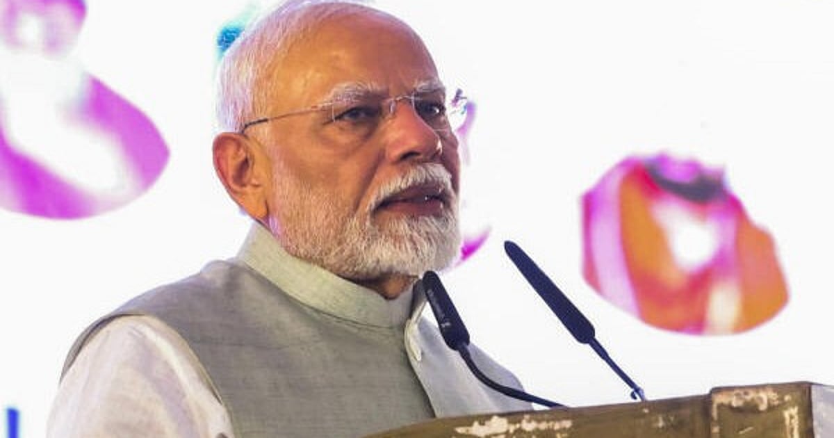 Modi Accuses Congress and SP of Appeasement, Neglecting Varanasi
