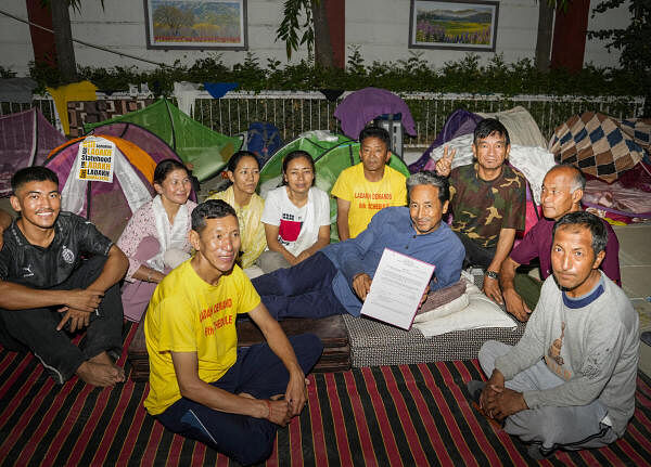 limate activist Sonam Wangchuk with supporters shows the Union Home Ministry's letter.