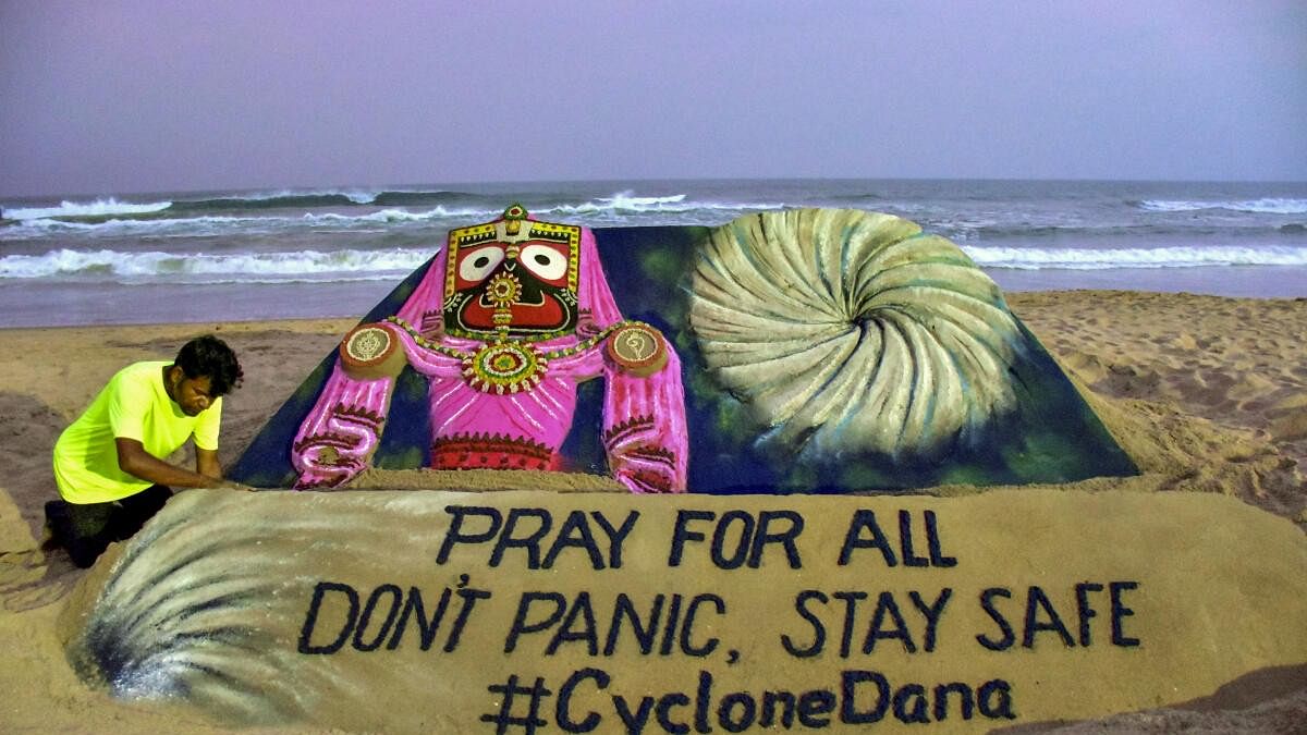 Cyclone 'Dana' to bring very heavy rain in south Bengal, large number of trains cancelled