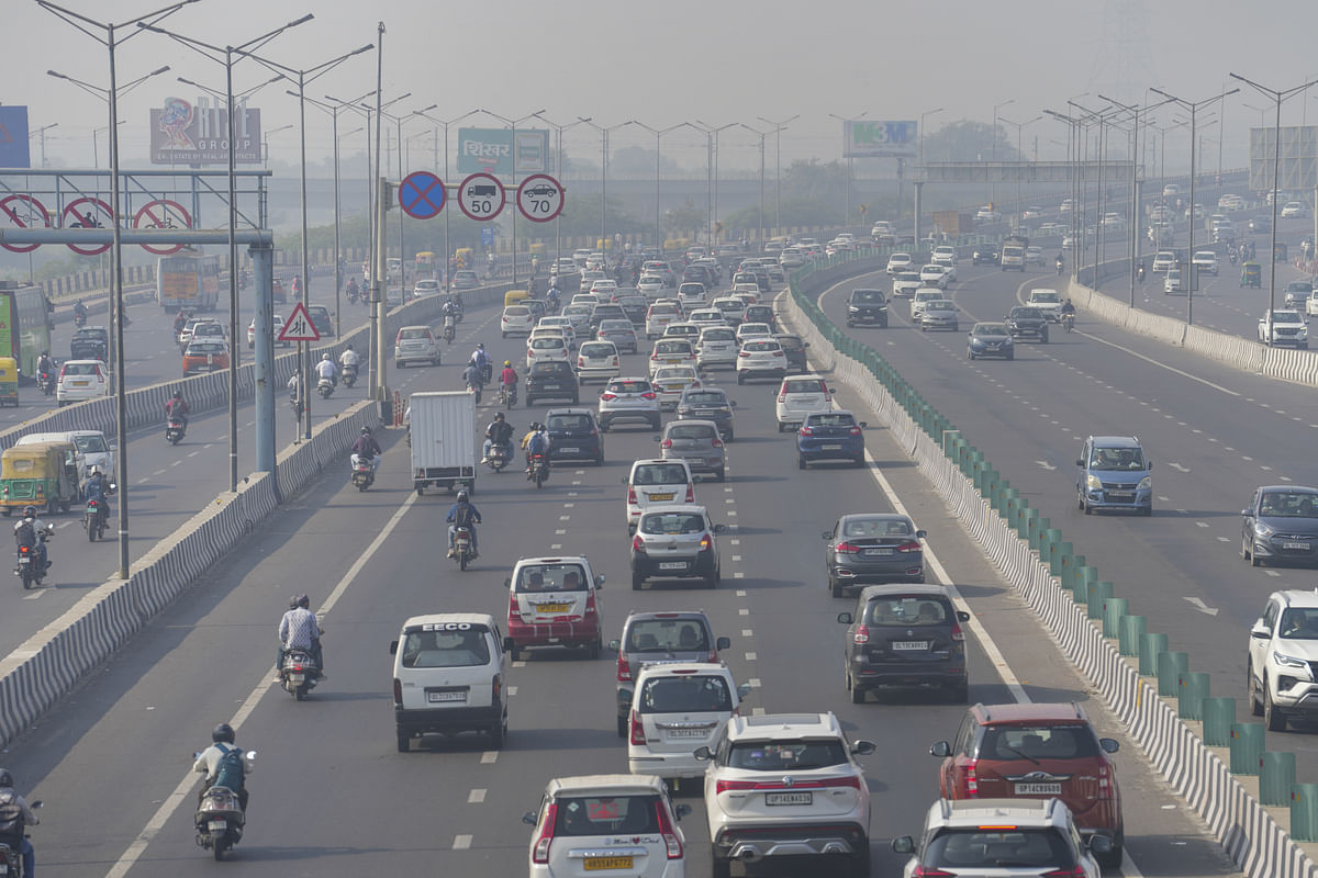 Delhi pollution sparks another war of words between AAP, BJP as air quality remains 'very poor' 