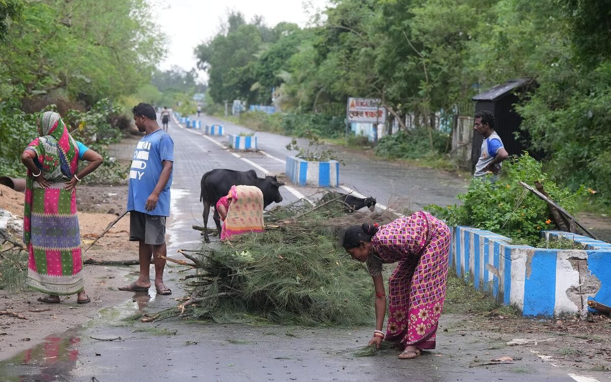 Aftermath of Cyclone Dana in WB.