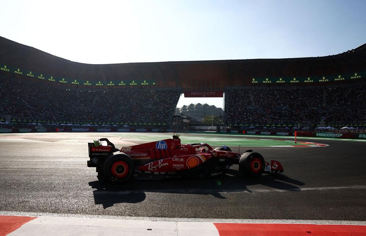 ormula One F1 - Mexico City Grand Prix - Autodromo Hermanos Rodriguez, Mexico City, Mexico - October 25, 2024 Ferrari's Carlos Sainz Jr. during practice