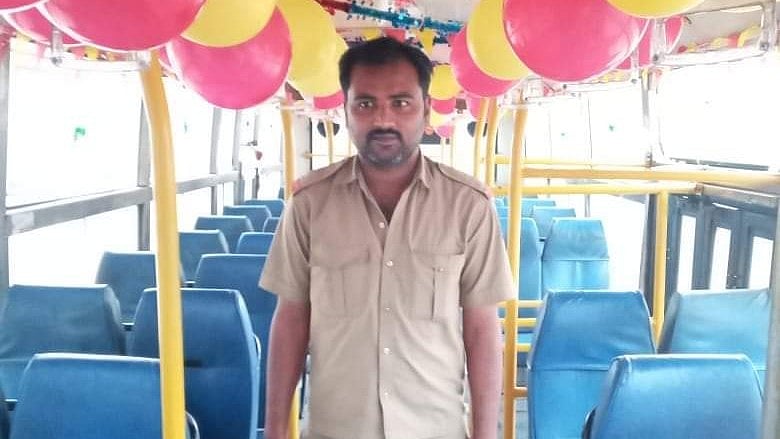 Watch: BMTC driver dies of heart attack, alert conductor veers bus to safety