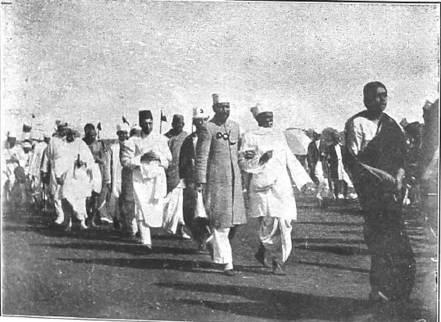 Stills from the 39th Annual Session of the Indian National Congress held in Belgaum in 1924.  