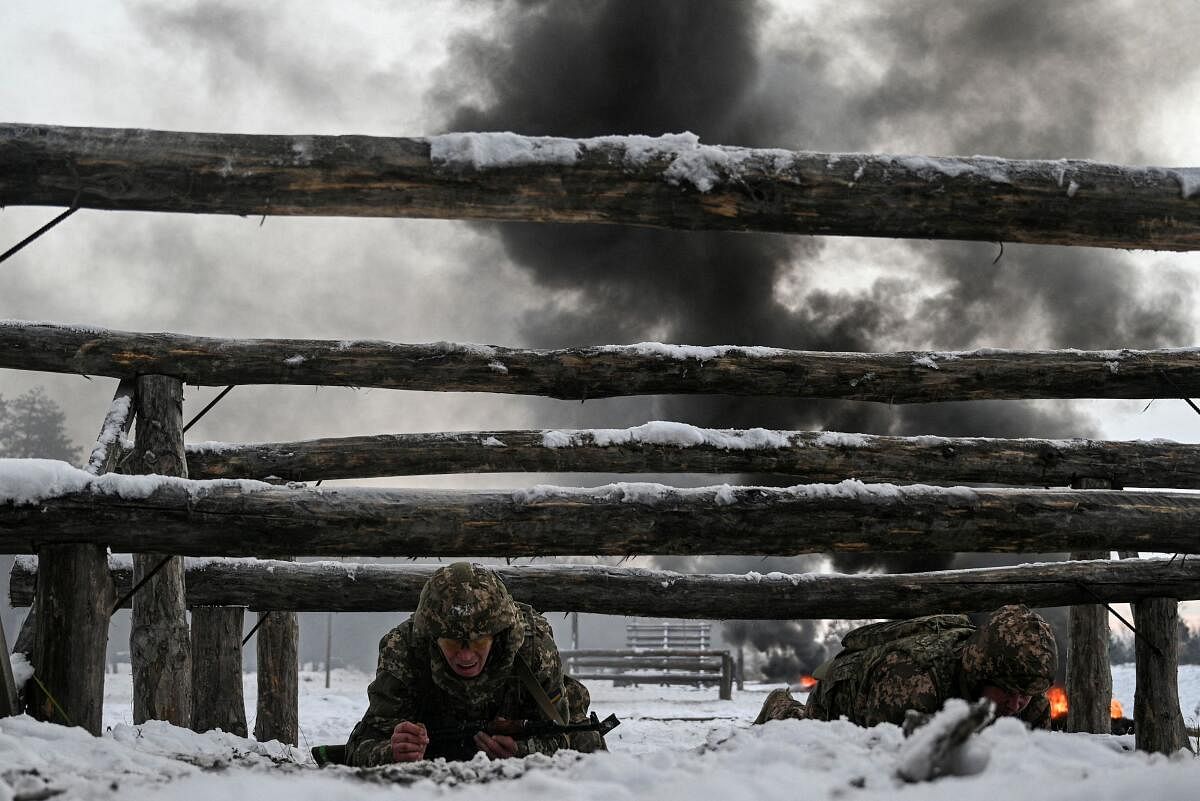 Ukrainian service members attend military exercises during drills at a training ground, amid Russia's attack on Ukraine, in Chernihiv region, Ukraine, November 22, 2024.