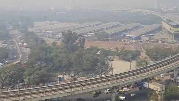 Delhi Air Quality Improves Slightly; Still 'Very Poor'