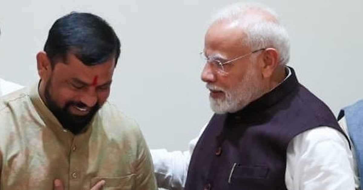 BJP MLA tears Bangladesh flag on stage, urges Christians to join Hindus in ...