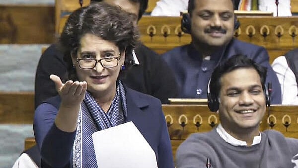 Congress slams Modi's speech as dull, resolutions empty.