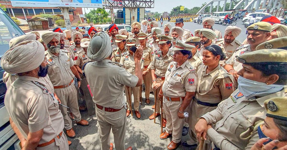 Punjab Police arrests 101 drug smugglers, seizes 15.9 kg heroin