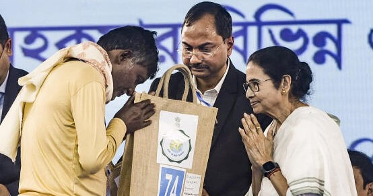 Mamata Banerjee visits Sandeshkhali for first time since protests ...