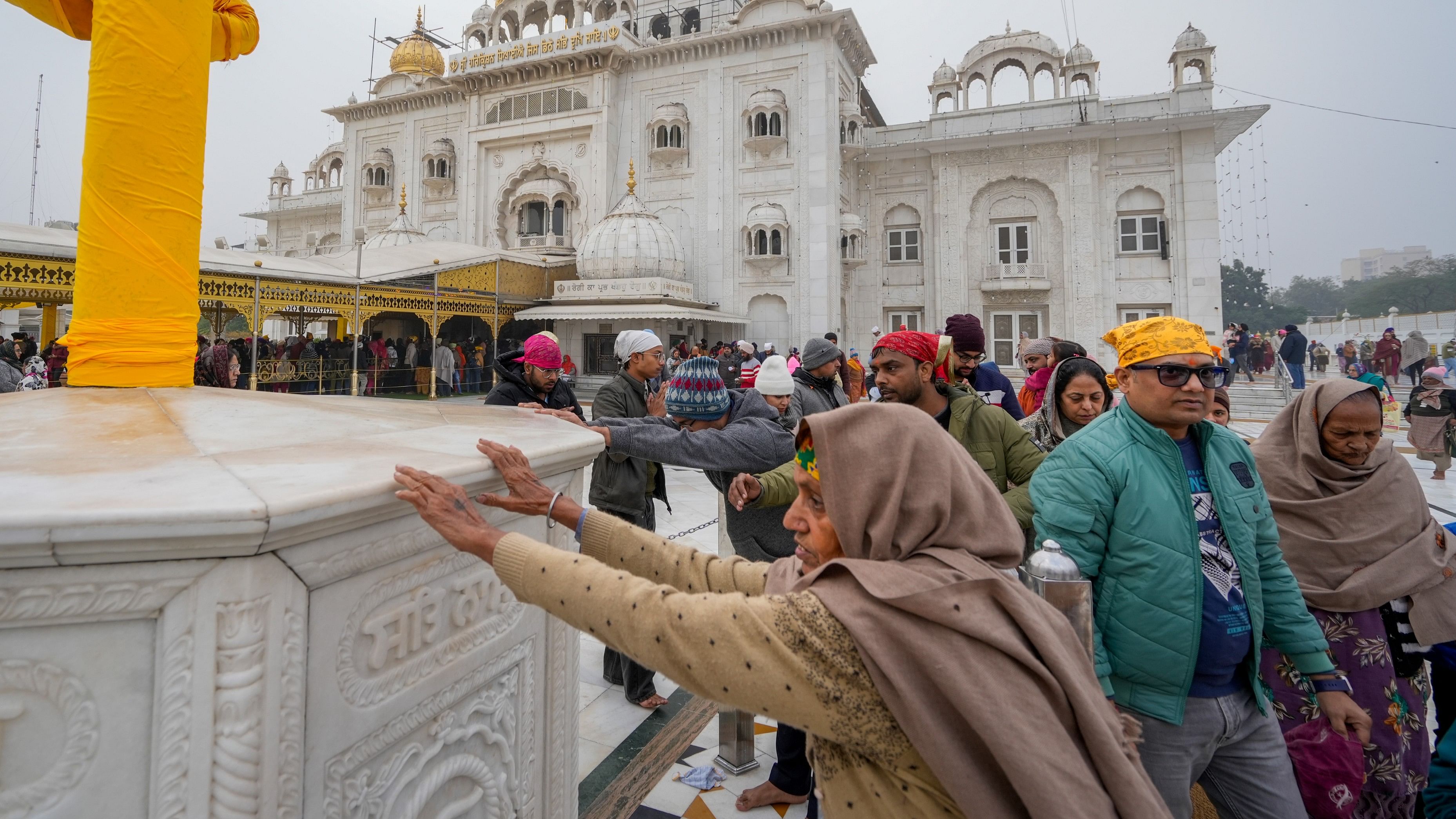 Happy New Year 2025 Indians begin New Year with prayers & devotion