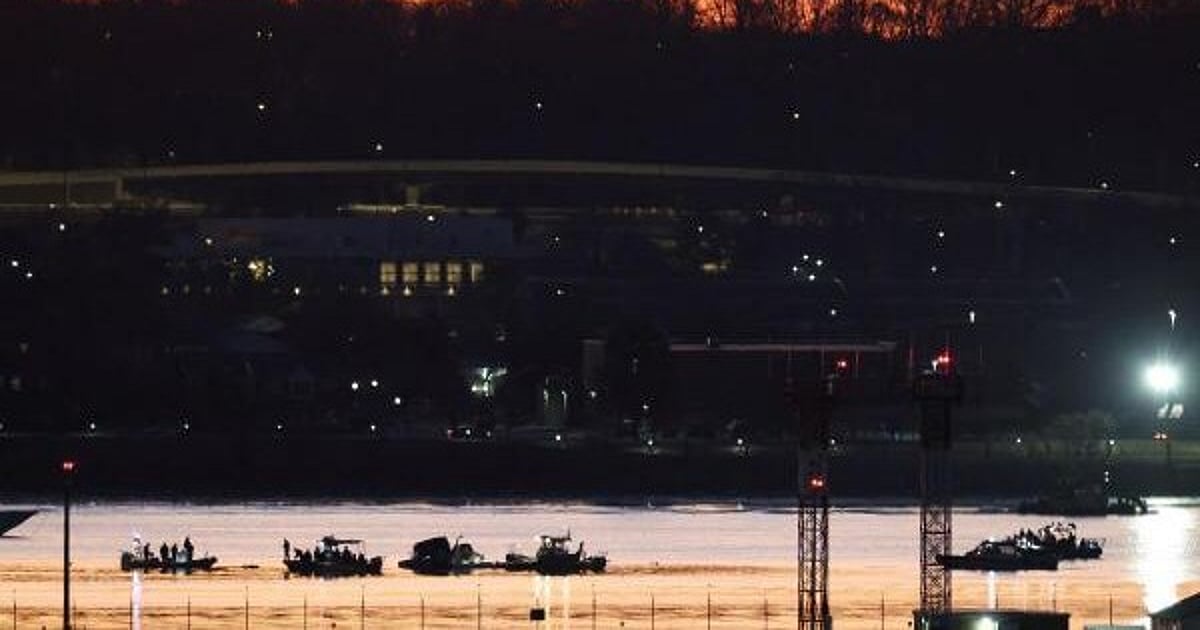 Washington DC Plane Crash Live Updates | Potomac Plane Crash: American ...