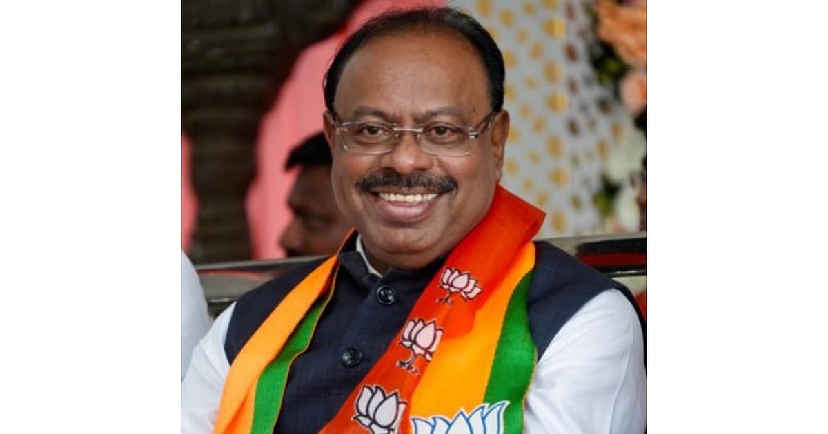 Bawankule counters Gandhi's accusations, questions Congress's survival.