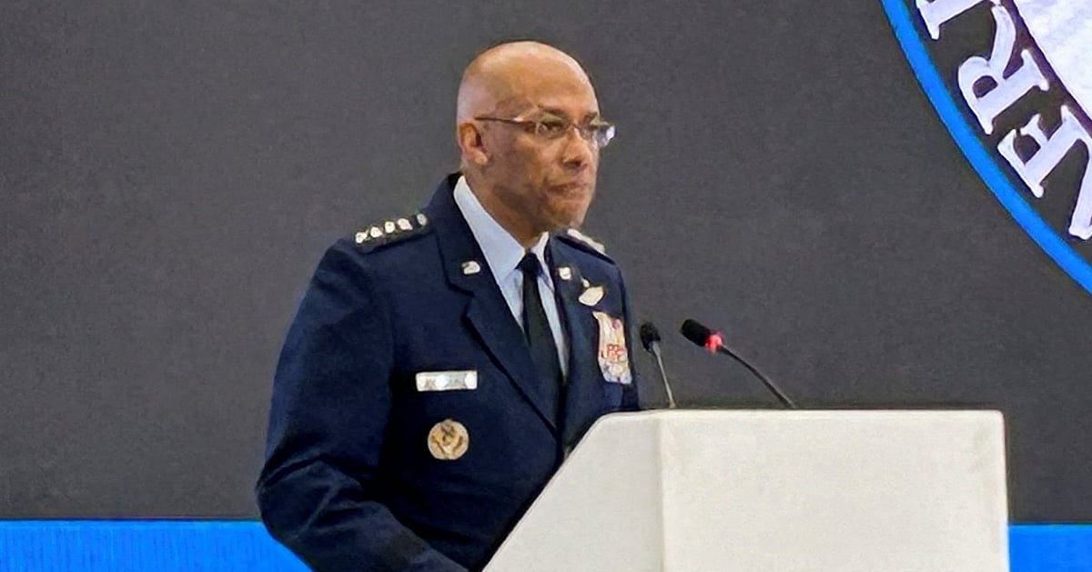 Trump shakes up Pentagon, firing top general, nominating retired three-star