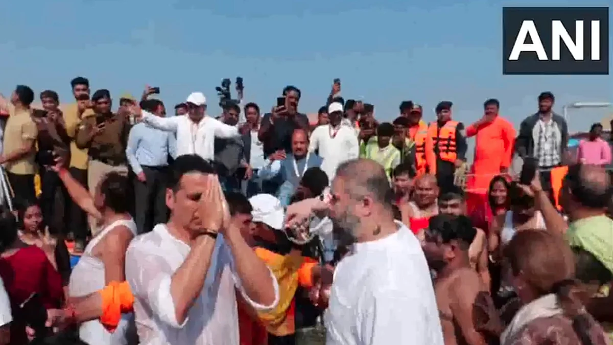 'All big people are coming': Akshay Kumar takes holy dip at Maha Kumbh Mela, praises arrangements