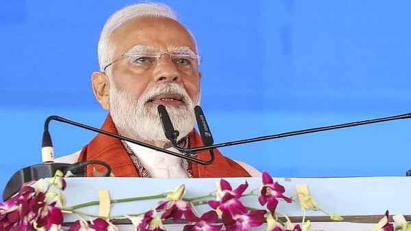 Modi targets Lalu Prasad for 'vulgar' remarks on Maha Kumbh at Bihar rally