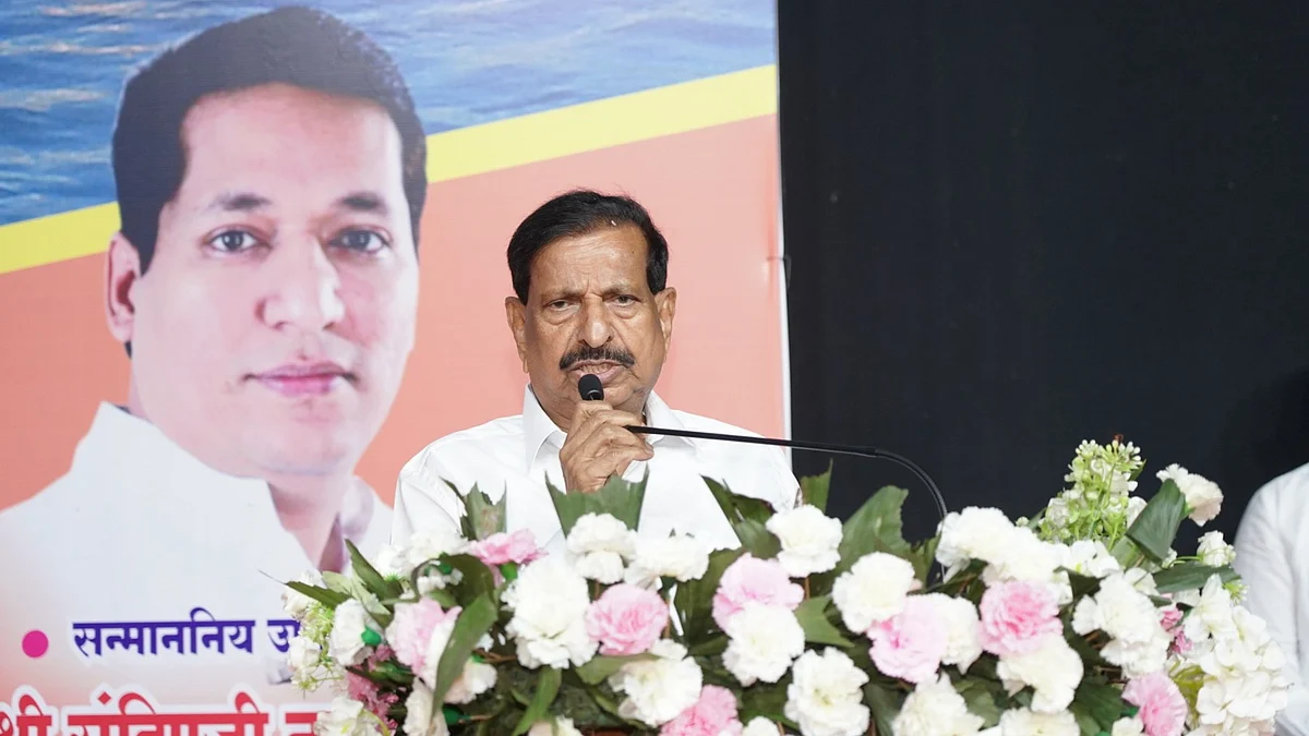 Amid buzz of differences, BJP minister Ganesh Naik holds 'janata darbar' in Shinde stronghold Thane