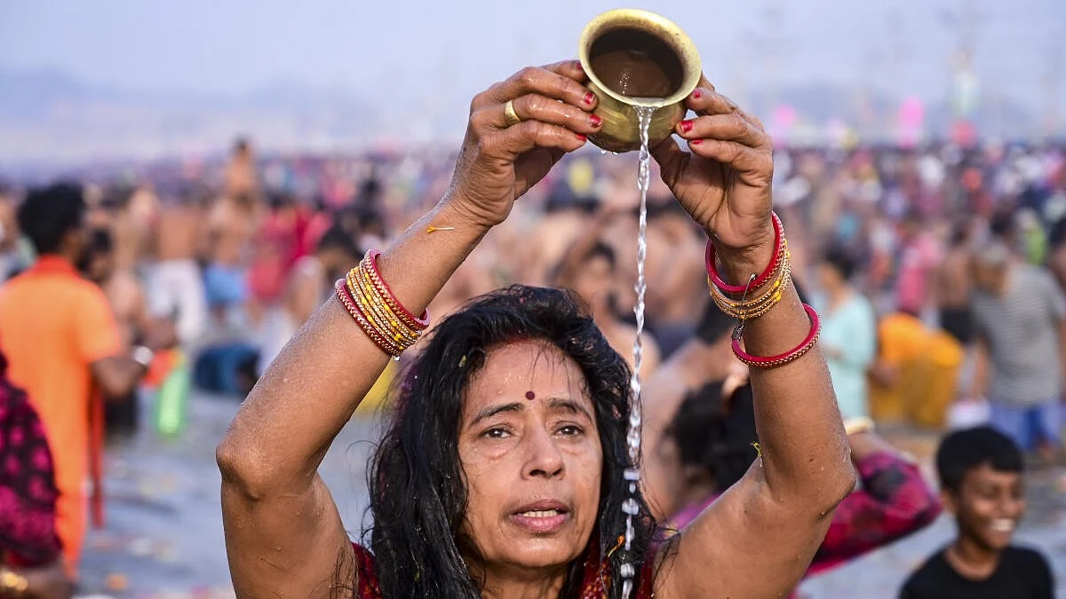 Maha Kumbh 2025: Thousands take last holy dip on Mahashivratri