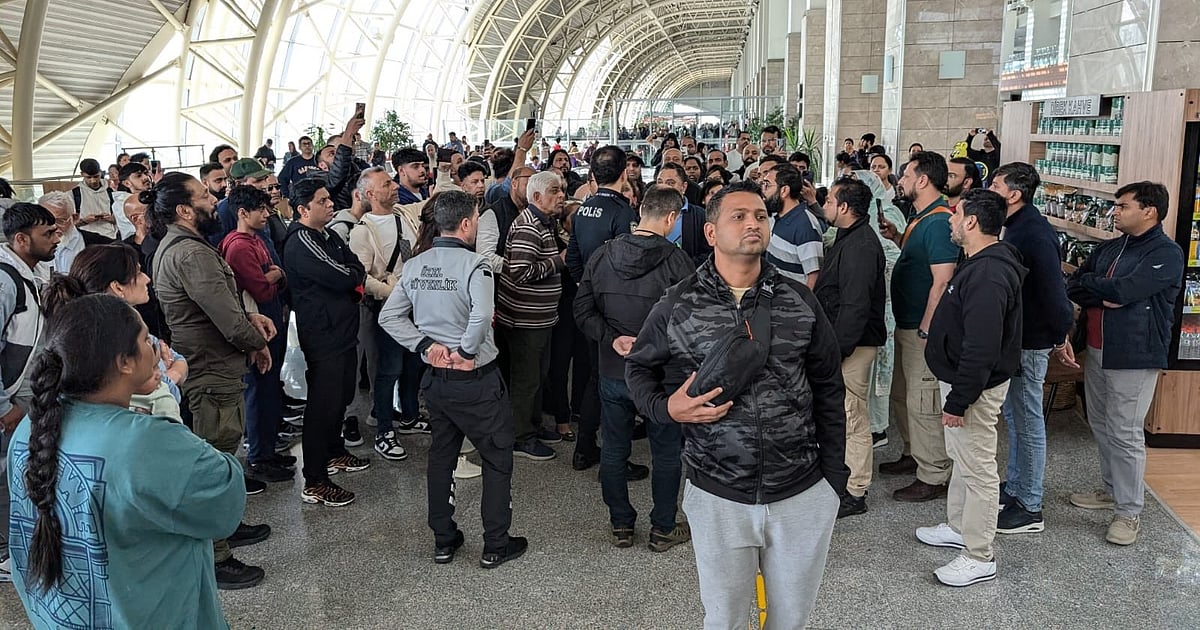 275 flyers of London-Mumbai plane stuck in Turkey for over 30 hrs; AAP seeks help 275 flyers of London-Mumbai plane stuck in Turkey for over 30 hrs; AAP seeks help