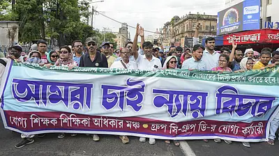 Teachers’ Forum Plans Protest March in Kolkata Following Death of Former Job Aspirant Teachers’ Forum Plans Protest March in Kolkata Following Death of Former Job Aspirant