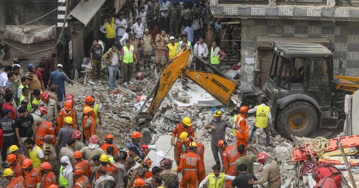 Delhi building collapse kills eleven, injures eleven; probe ordered