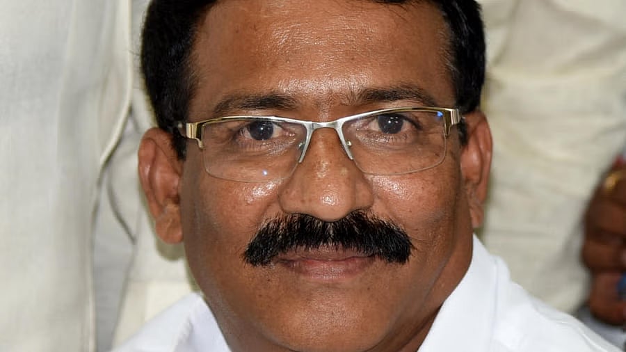 Pahalgam Attack: Minister's Claim Contradicts Victim's Wife's Account