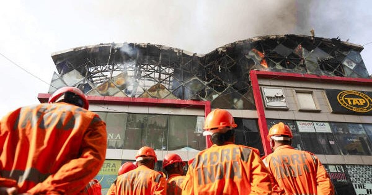 Major Fire Engulfs Link Square Mall in Mumbai's Bandra Area