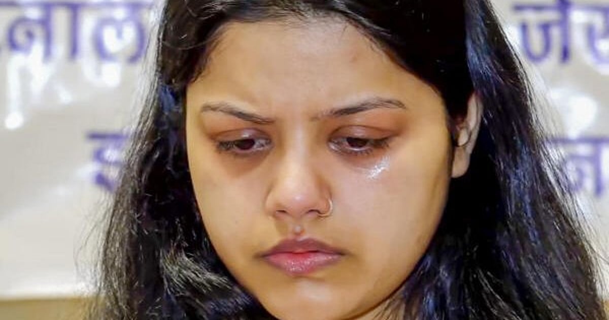 Don't want people going after Muslims, Kashmiris: Wife of Navy officer ...