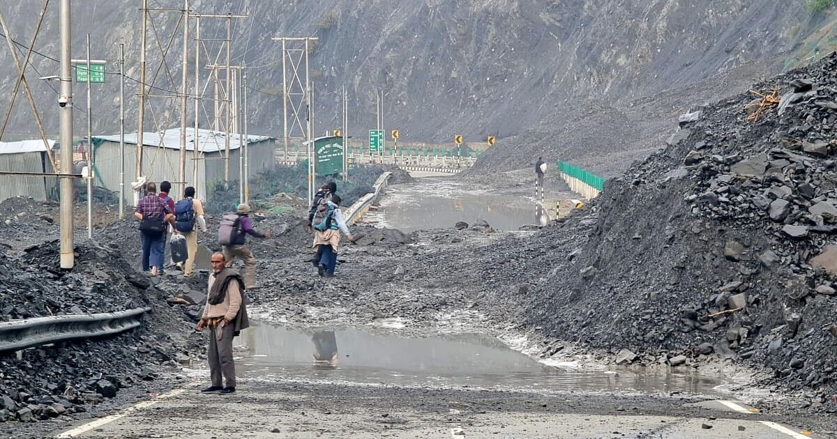 Kashmir Cut Off: Srinagar Flights Halted, Landslides Block Key Highway Amid Tensions